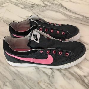 Nike Canvas slip on